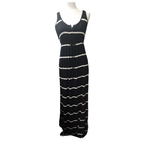 Old Navy Maternity Maxi Dress Black and White Stripes Size Medium - Picture 1 of 8
